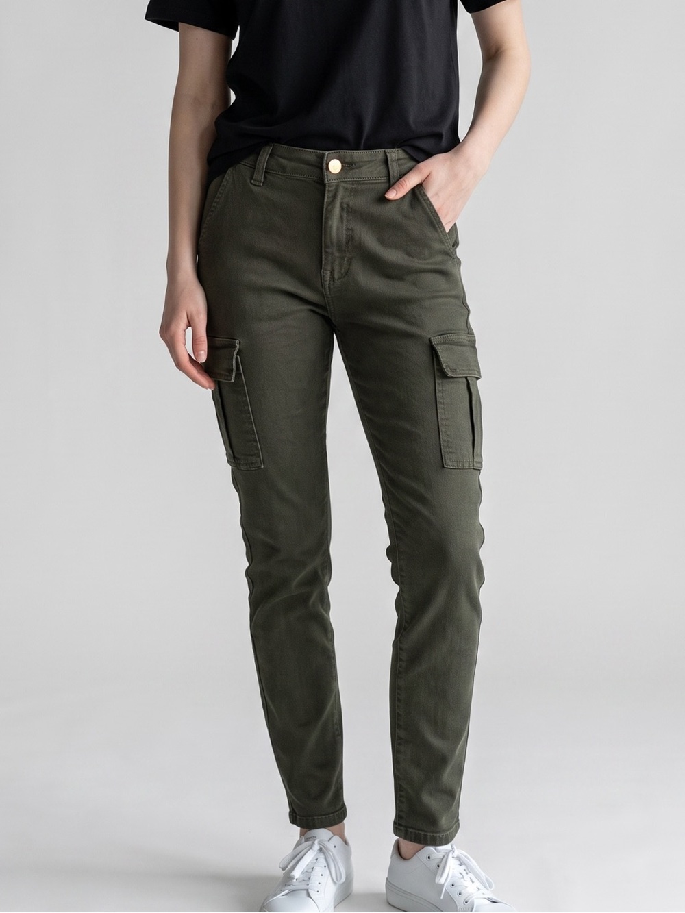 Gagele - NWT - Skinny Cargo Jeans in Olive Green